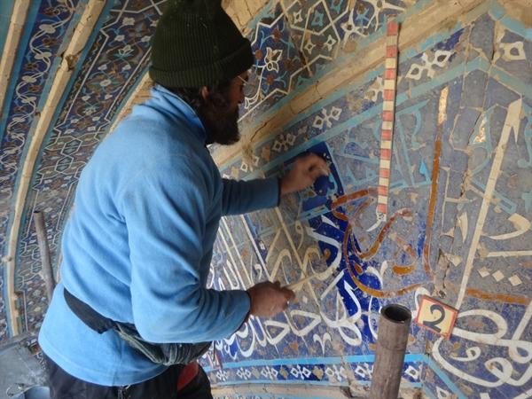 شروع مرمت ایوان ورودی مدرسه غیاثیه خرگرد