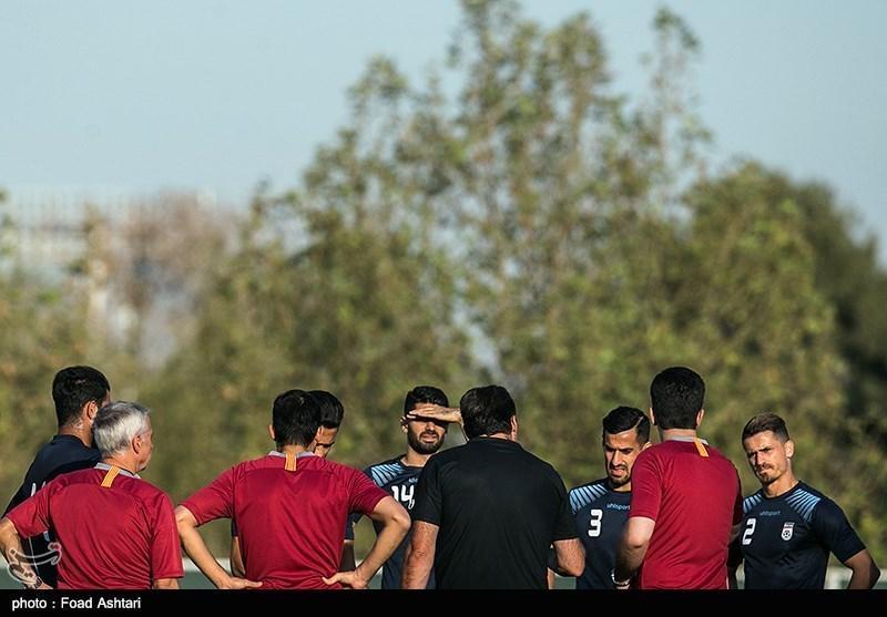 نقش بستن پرچم ایالت کاتالونیا روی پیراهن تیم ملی فوتبال ایران، چه کسی طرح لباس را تایید نموده است؟
