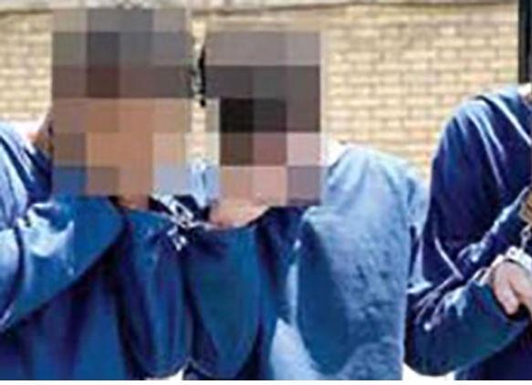 خالکوبی مثلث برمودا بر دستان سه دزد