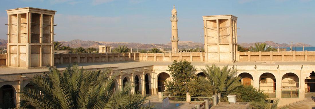 خانه گلبتان ؛ بنایی قاجاری با 5 بادگیر در کرانه خلیج فارس ، بادگیرهای این بنای تاریخی متفاوت است