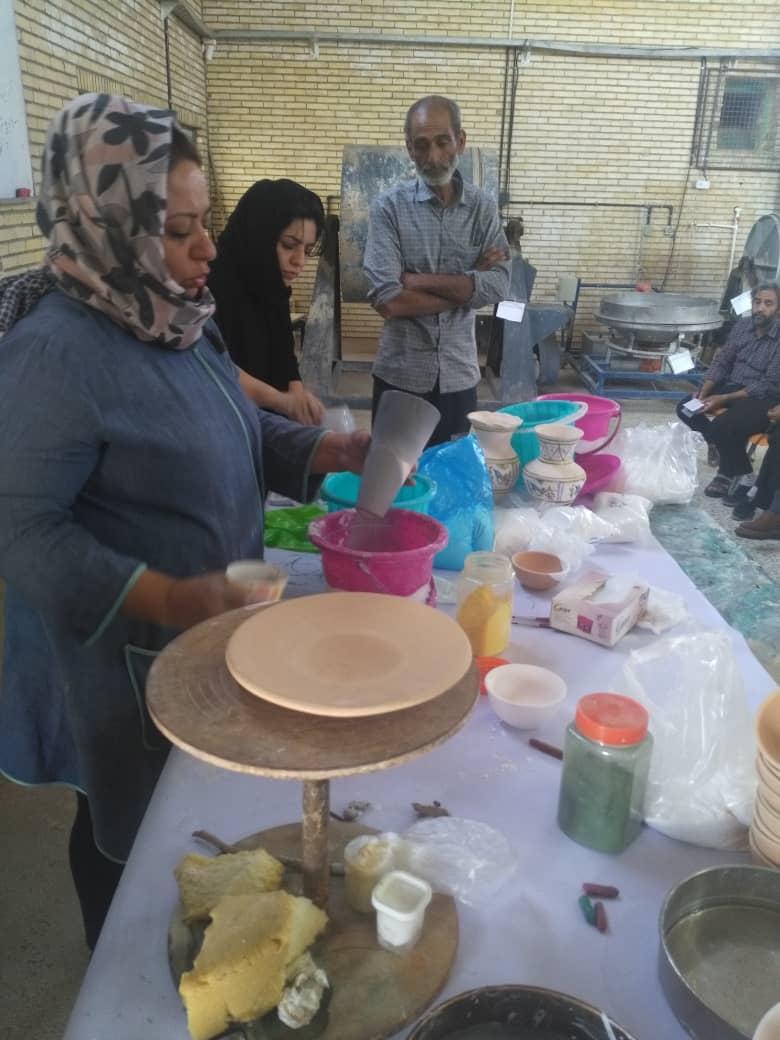 آشنایی شاغلان سفال و سرامیک با شیوه های نوین این صنعت
