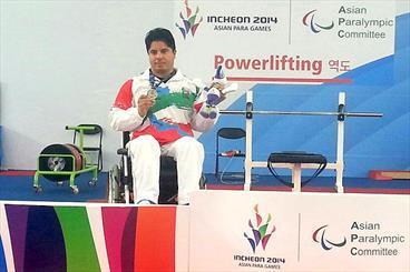 مجید فرزین به مدال نقره وزنه برداری دست یافت