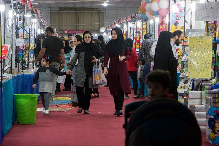 نمایشگاه پاییزه چنگی به دل خرم آبادی ها نزد