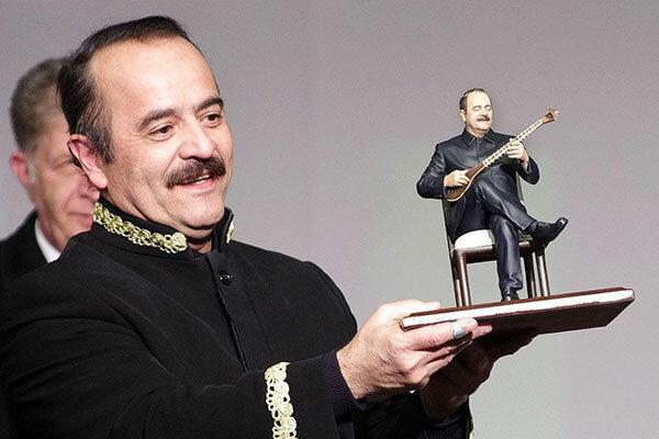 تاج در وحدت می خواند، شنیدن آثار شنیده نشده ساکت