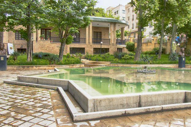 ساخت و ساز شهرداری تهران در باغ عمارت تاریخی
