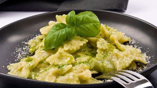 طرز تهیه پاستا با سس ریحان طرز تهیه پاستا با سس ریحان