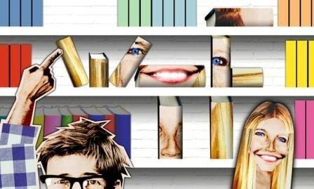 شغل عجیب ولی واقعی چیدن کتاب برای سلبریتی ها شغل عجیب ولی واقعی چیدن کتاب برای سلبریتی ها