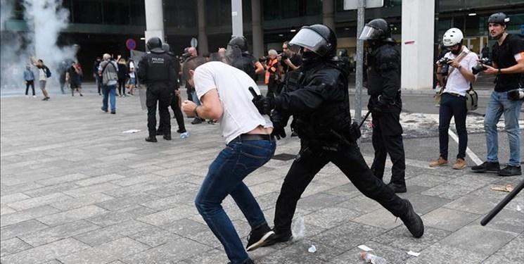 مجروح شدن 37 معترض اسپانیایی در درگیری با پلیس