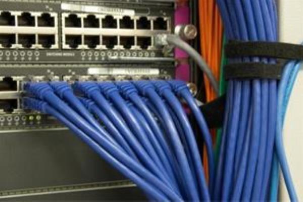 سوئیچ چندرسانه ای مبتنی بر IP کم ظرفیت طراحی شد سوئیچ چندرسانه ای مبتنی بر IP کم ظرفیت طراحی شد
