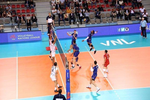 والیبال ایران حریف فرانسه نشد ، پیروزی تمام مدعیان در روز نخست