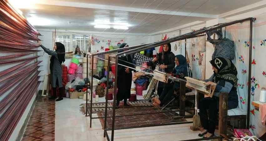 دوره های آموزشی صنایع دستی در راز و جرگلان برگزار شد دوره های آموزشی صنایع دستی در راز و جرگلان برگزار شد