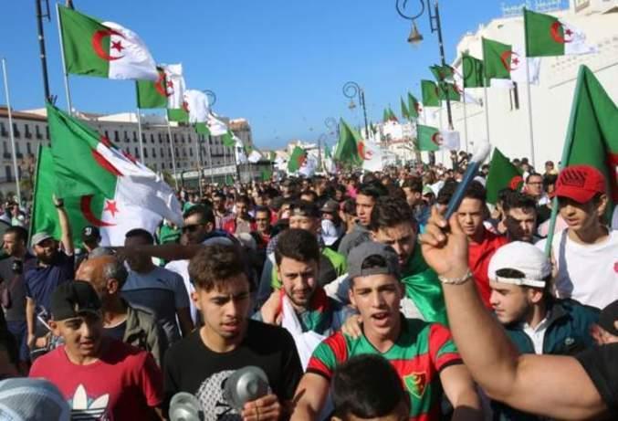 الجزایری ها انقلاب جدید می خواهند