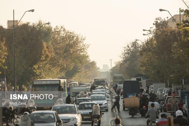 پای لنگ ممنوعیت تردد کامیون ها در روزهای آلوده تهران