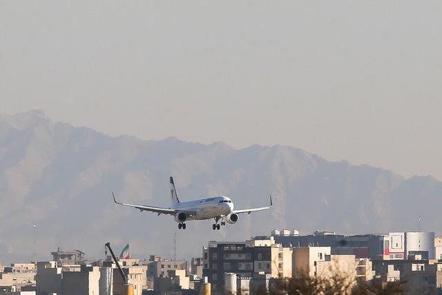 شرکت های هواپیمایی منطقه با آسمان ایران چه می نمایند؟
