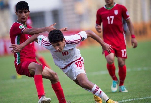 مشعل مسابقات فوتبال دانش آموزان آسیا در شیراز روشن شد