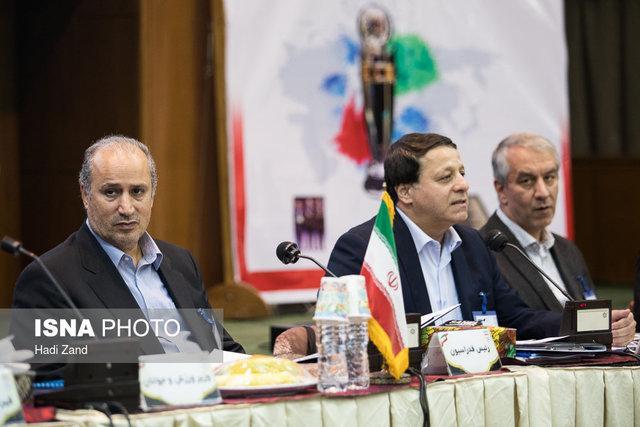 فروتن: تاج و ساکت دیگر نمی توانند کاری برای این فوتبال بکنند