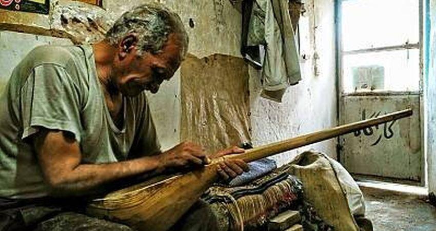 دوتار سهم ایران، فرش ترکمن برای ترکمنستان