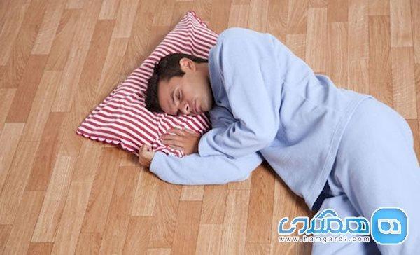 به هیچ وجه روی زمین نخوابید