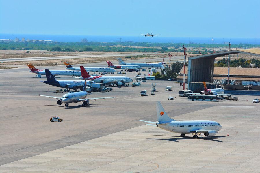 فرود پرواز مشهد - بندرعباس در فرودگاه کیش