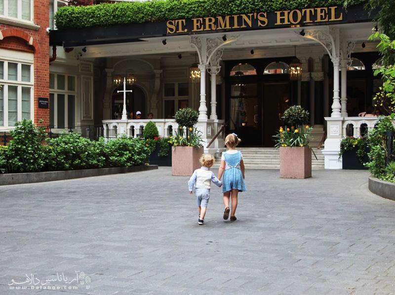 نحوه محاسبه هزینه بچه ها در هتل چطور است؟