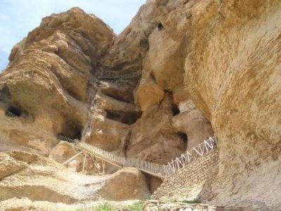 پنج غار دستکند لرستان به سرمایه گذار واگذار می شود پنج غار دستکند لرستان به سرمایه گذار واگذار می گردد