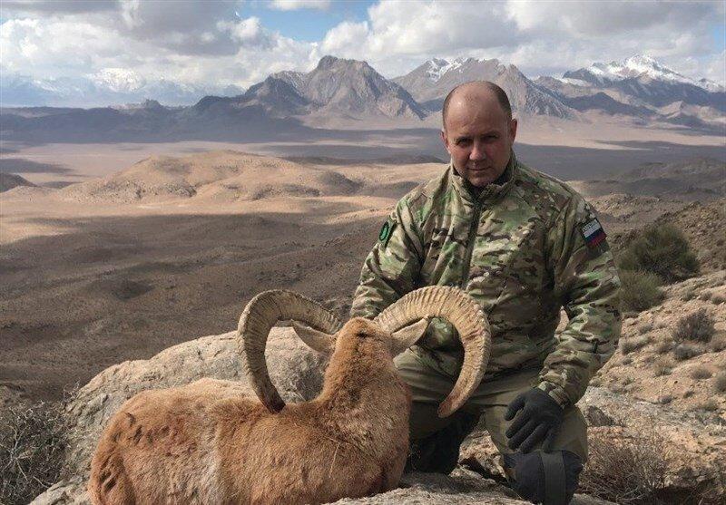 ژست جدید شکارچیان خارجی با حیوانات شکار شده در ایران