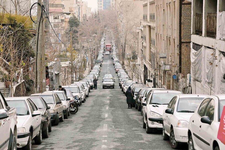 ترافیک تهران سنگین است از بس که جای پارک ندارد