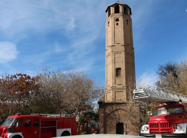 تعبیه دوش های برطرف آلودگی در ایستگاه های عملیاتی سازمان آتش نشانی تبریز