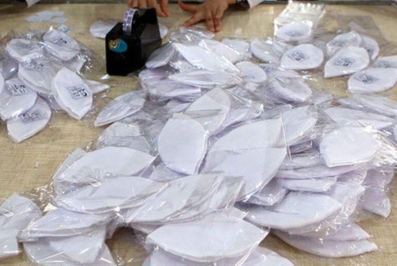 خبرنگاران بیش از 360 هزار عدد دستکش احتکار شده در مریوان کشف شد