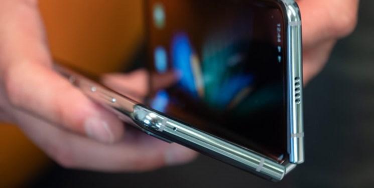 مشکل دوام گوشی های تاشو فعلا حل نمی شود