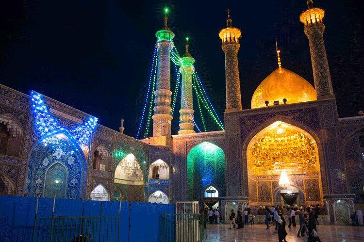 جزئیات اقدام حرمت شکنانه عده ای پس از بسته شدن درهای حرم حضرت معصومه ، بخشی از در ورودی حرم را شکستند