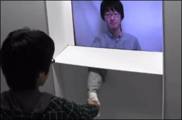 با دوستان مجازی دست دهید، ساخت دست مصنوعی با گرمای واقعی