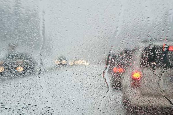 جاده های خراسان شمالی مه آلود و لغزنده است