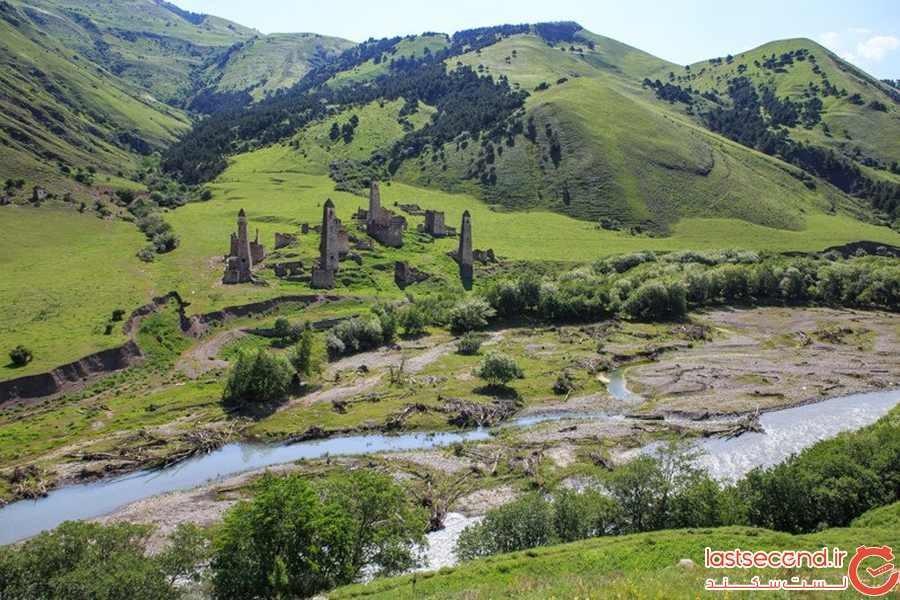 دره ای پر از برج های متروکه عجیب!