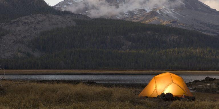 چطور در طبیعت بی دردسر کمپ بزنیم؟