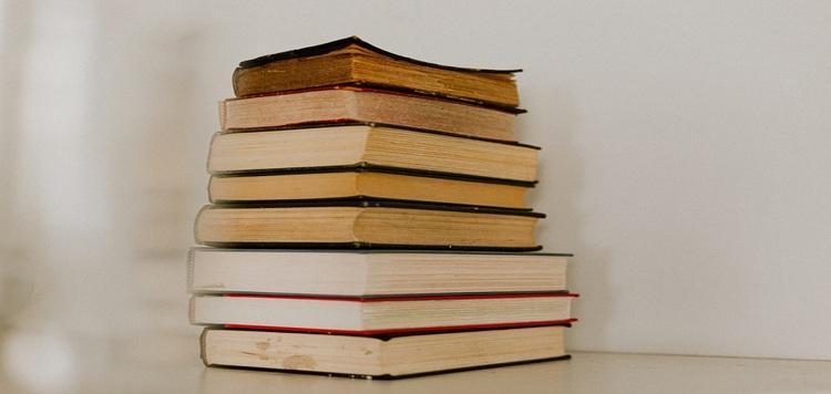 6 کتاب برتر که هر شخص در طول زندگی باید حداقل یک بار آن ها 6 کتاب برتر که هر شخص در طول زندگی باید حداقل یک بار آن ها را بخواند
