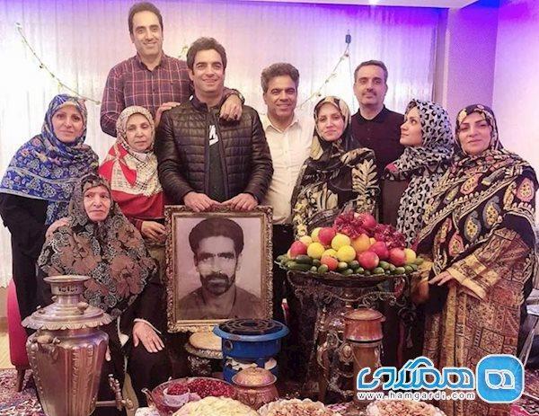 عکس یادگاری کارگردان سریال دل با خانواده اش