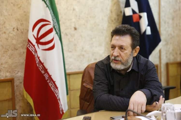 خرمشهر یک کتاب زنده دارد و یک کتاب شهید