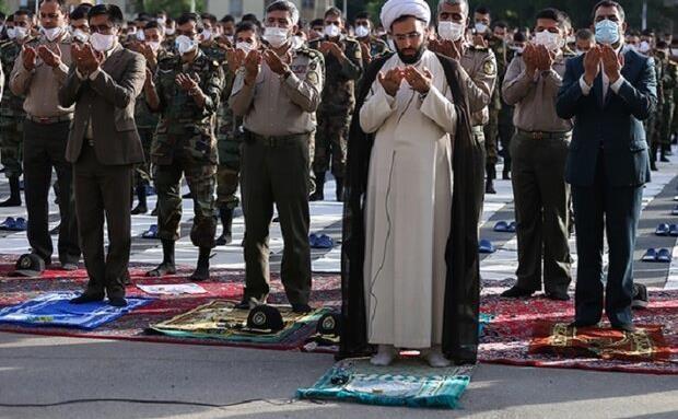 برگزاری نماز عید فطر در دانشگاه افسری امام علی(ع)