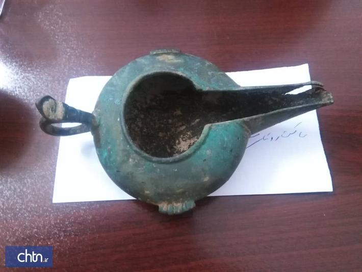 کشف و ضبط 2 شیء تاریخی در رشتخوار