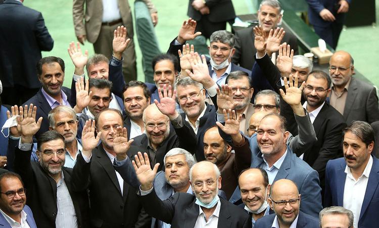 همه مردان هیأت رئیسه مجلس یازدهم همه مردان هیأت رئیسه مجلس یازدهم