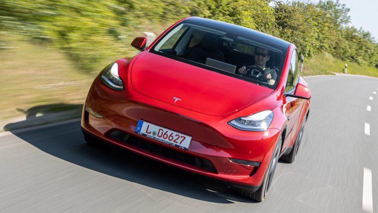 تجربهٔ رانندگی با تسلا مدل Y