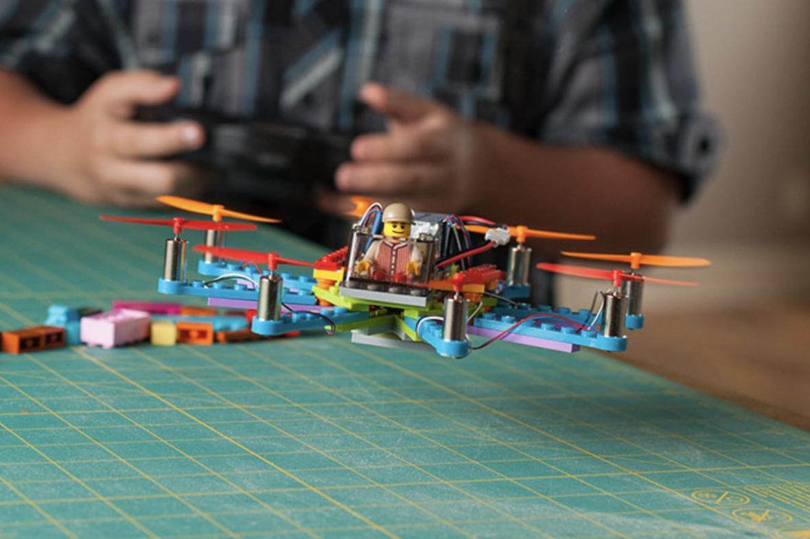 بازی لِگویتان را به پرواز درآورید ، فناوری درخدمت بازی و سرگرمی