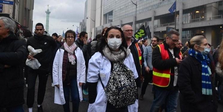 پلیس فرانسه به سوی پرستاران معترض گاز اشک آور پرتاب کرد