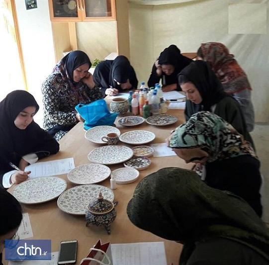 آموزش رشته های مختلف صنایع دستی به هنرجویان تویسرکان