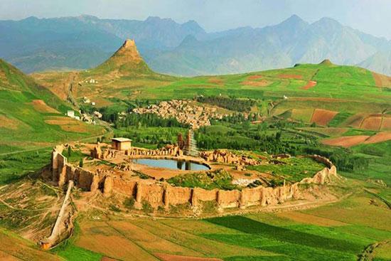 سفر به دریاچه تخت سلیمان: گنجینه ای از راز و تاریخ در قلب آذربایجان