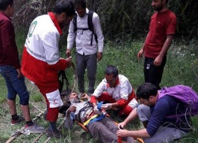 نجات مرد عشایر کوهرنگی توسط امدادگران هلال احمر