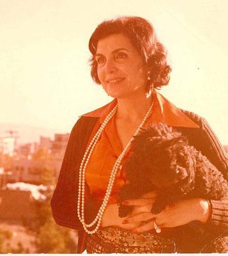 آذر صنیع؛ اولین زن بانکدار ایرانی