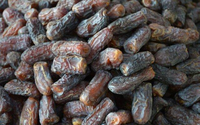 کشف چهار تن خرمای فاسد در شهرستان بروجرد