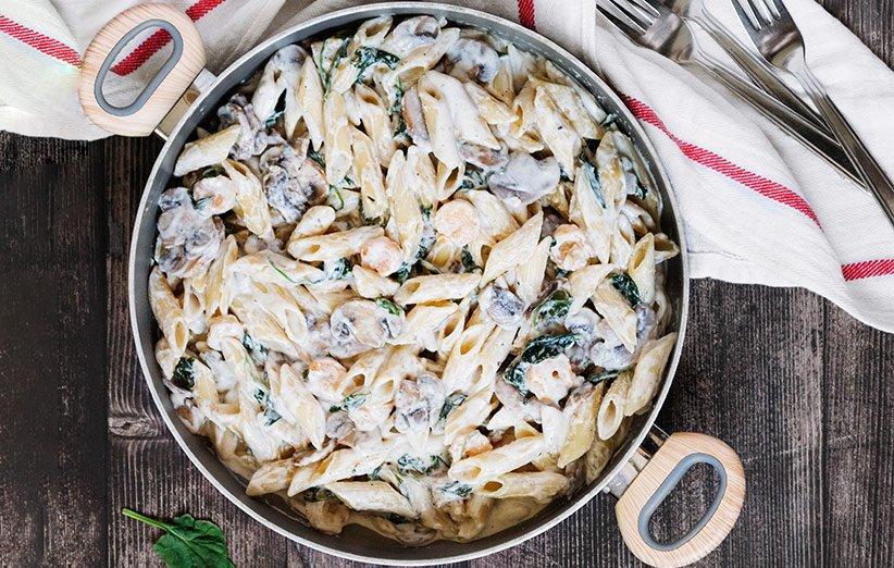 چطور پاستا میگو و اسفناج درست کنیم؟